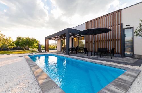Kastel Stari Villa | villa Sempervivum 2 with pool and sea view