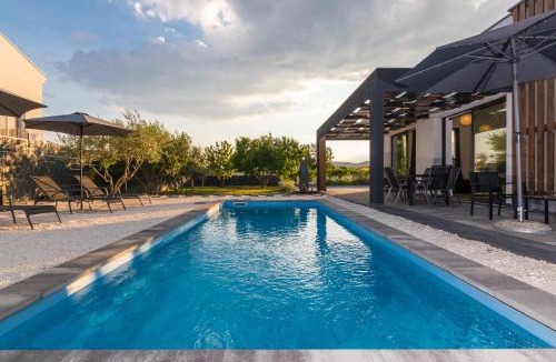 Kastel Stari Villa | villa Sempervivum 2 with pool and sea view