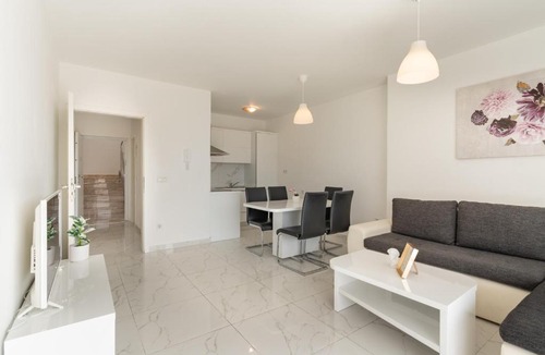 Zrce Apartment | Villa Sendi 2 with a pool