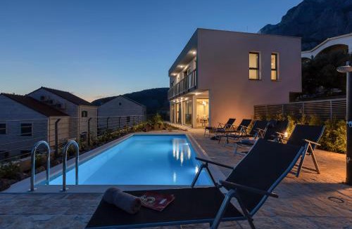 Veliko Brdo Villa | Villa Smart