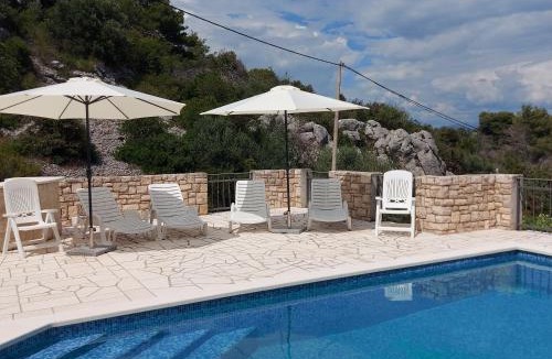 Grohote House | Villa Šolta - b&b overlooking the bay