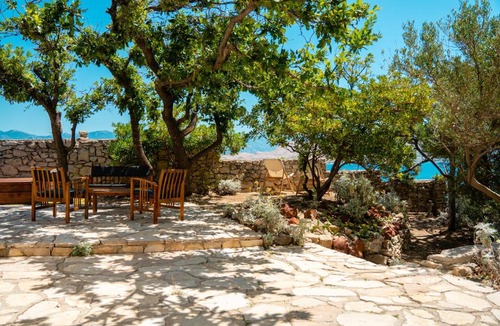 Bosana Villa | Villa Sortis privacy & boat