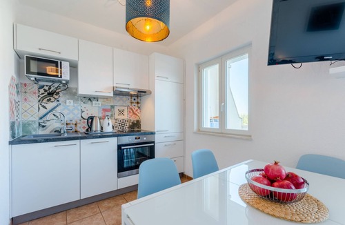 Splitska Apartment | Villa Stella - Two Bedroom Apartment with Terrace and Sea View (Stella)
