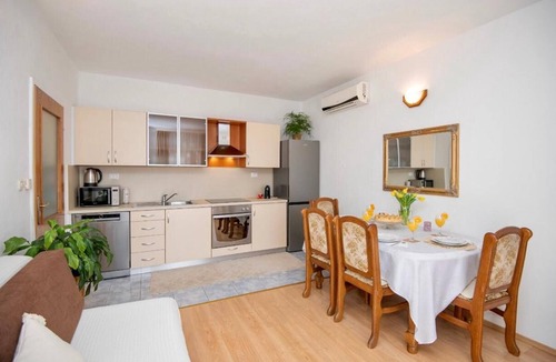 Zmijavci Villa | Villa Stella with pool & jacuzzi