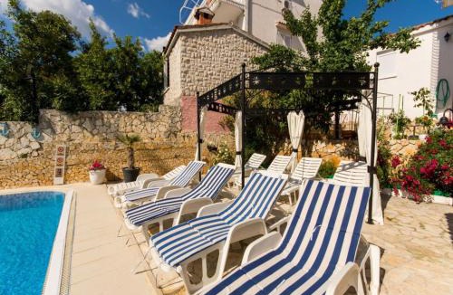Okrug Apartment | Villa Stil