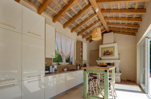 Kringa House | Villa Stonica - Rustic Istrian Pool Retreat