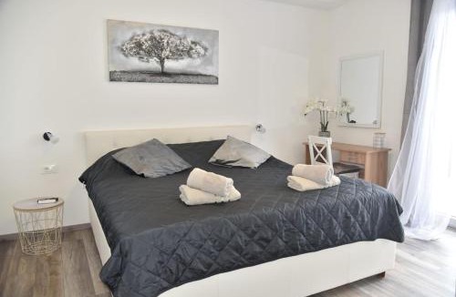 Popovici Villa | Villa Sunrise