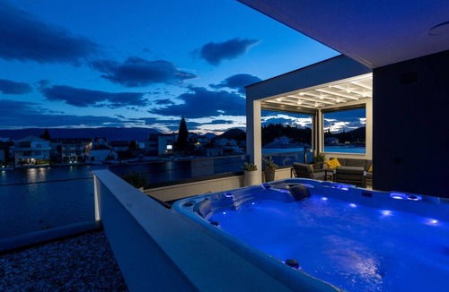 Blace Villa | Villa Sunset Blace by Villas Guide