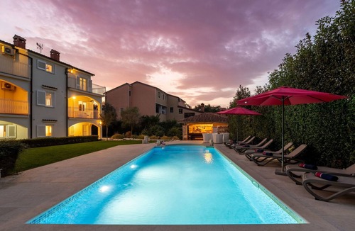 Gulici House | Villa Sunset Garden by Interhome