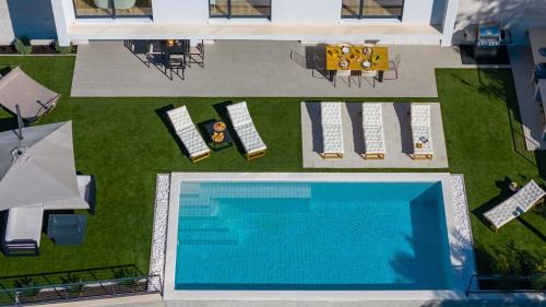 Podstrana Villa | Villa Sunset Split overviewing Split and Podstrana bay