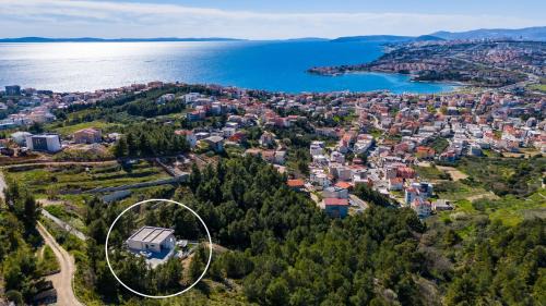 Podstrana Villa | Villa Sunset Split overviewing Split and Podstrana bay