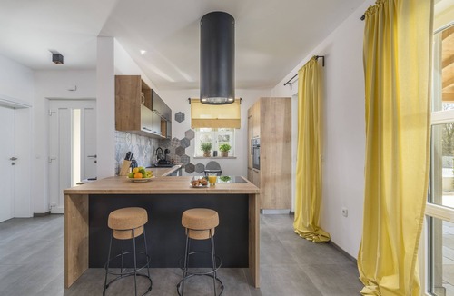 Visnjan Villa | Villa Terra Magica, Perfekt für Familien. Whirlpool und Beheizter 40m2 Pool