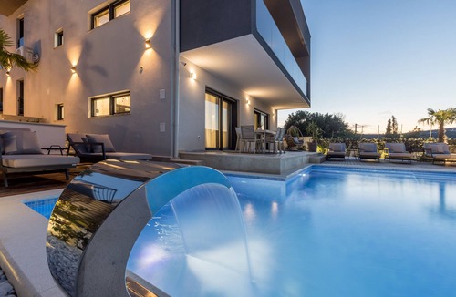 Vinisce Villa | Villa Todo with heated pool and jacuzzi