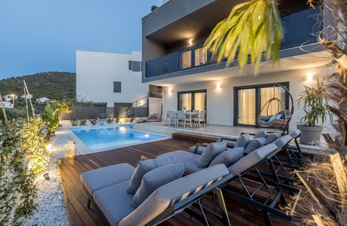 Vinisce Villa | Villa Todo with heated pool and jacuzzi