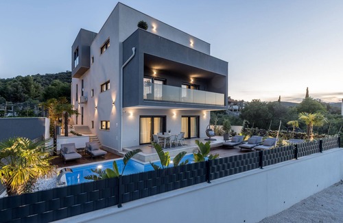 Vinisce Villa | Villa Todo with heated pool and jacuzzi