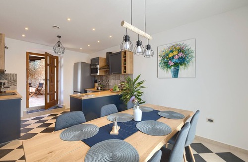 Marcana Villa | Villa Tonin for 6 people near Pula with jacuzzi & children playground