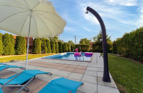 Presika House | Villa Tratea with a heated pool