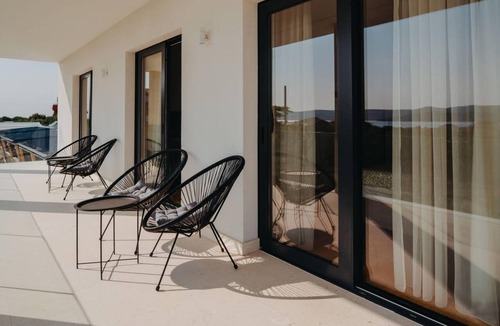 Turanj Villa | Villa Turnea with heated pool