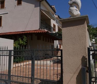 Cove Makarac (Milna) Villa | VILLA V&D