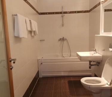 Cove Makarac (Milna) Villa | VILLA V&D
