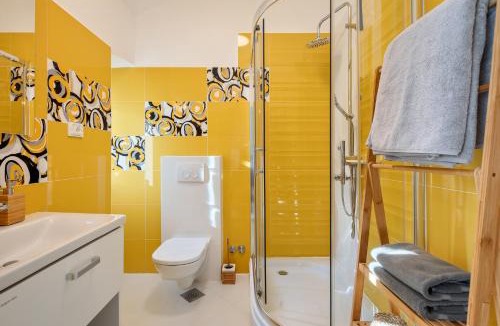 Nova Vas House | Villa Vin - Pool, ruhig, strandnah, Klimaanlage, Außenküche, Meeresnähe, Gästebetreuer
