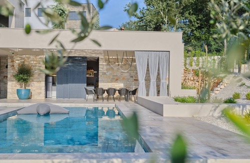 Kastel Villa | Villa Volpe Verde by Villas Guide