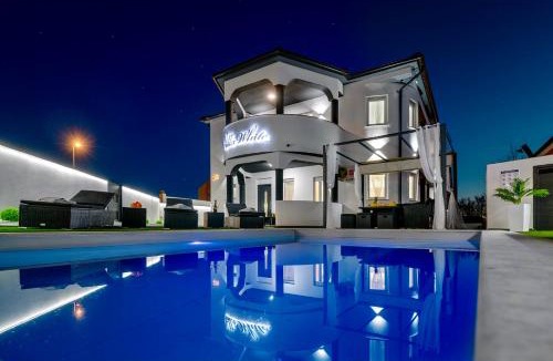 Pula Villa | Villa White