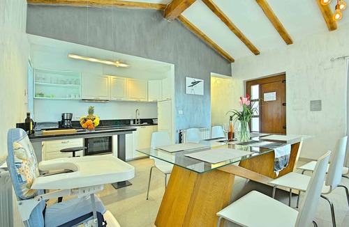 Nova Vas Villa | Villa with air conditioning and pool