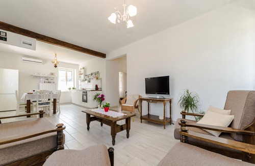 Savar Villa | Villa with pool, 300 meters from the beach, sea view, quiet location, near Zadar