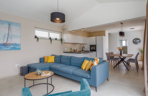 Markovac Villa | Villa with pool, 6 persons, barbecue, parking in the yard, panoramic sea view