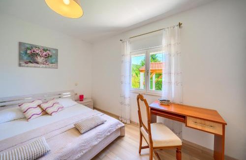 Krusvar Villa | Villa with pool near Split