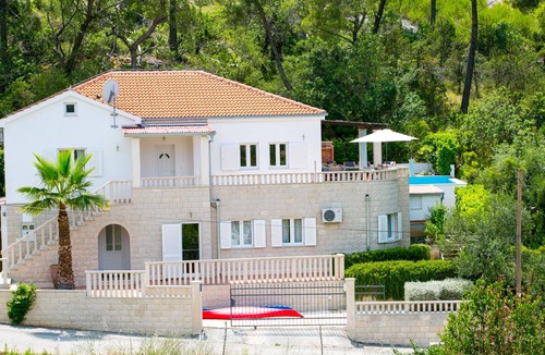 Bobovisca Villa | Villa with private pool, BBQ and harbour view (2 kayaks/2 supboards)