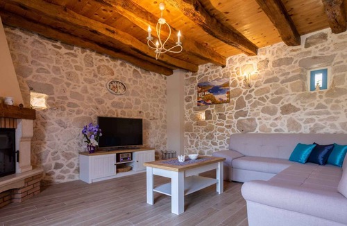 Malinska-Dubasnica Villa | Villa with terrace and pool