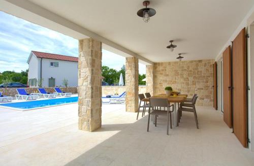 Rasopasno Villa | Villa Zala