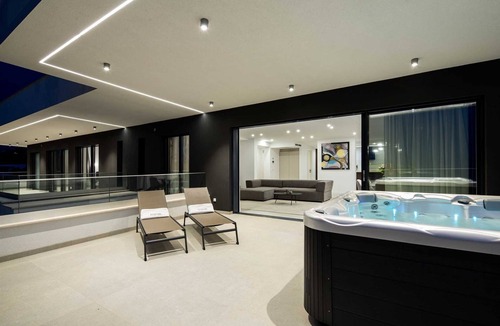 Zidarici Apartment | Villas Azimut - Penthouse Apartment: Luxury with private Jacuzzi and sea view