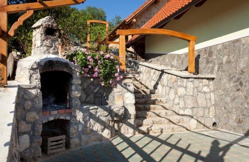 Trska Gora House | Vineyard Cottage Lustek