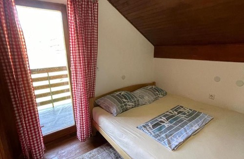 Herzegovina-Neretva Canton House | Vintage house Jablanica Lake
