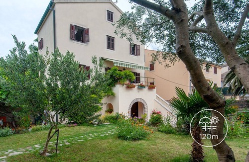 Mali Losinj House | Visit our lovely three storey family house surrounded by spacious garden