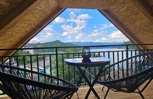 Herzegovina-Neretva Canton House | Vista Lago