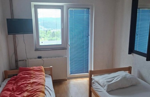 Hadzici Apartment | VRATA IGMANa