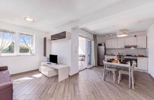 Brzac Apartment | Wabi Sabi Apt1 Pool & Garden, Brzac, Croatia