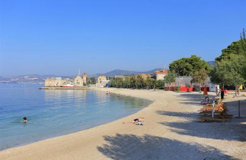 Kastel Gomilica Villa | Water Castle House