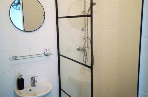 Carei Apartment | Weisz Apartment- City Center - Free Private Parking - Wifi - Aircondition