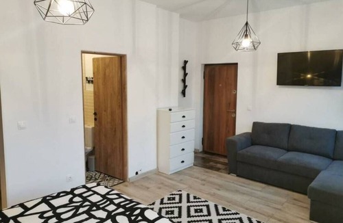 Petrosani Apartment | Welcoming 1-bedroom studio in Petroșani for a relaxing stay