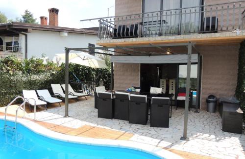 Vantacici Villa | Welcoming Villa in Vantačići with Pool and Sea View