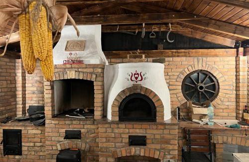 Siculeni House | White Dove Pension