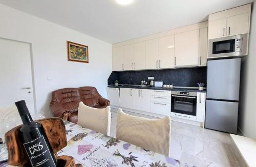 Metohija Apartment | Wine house Marlais