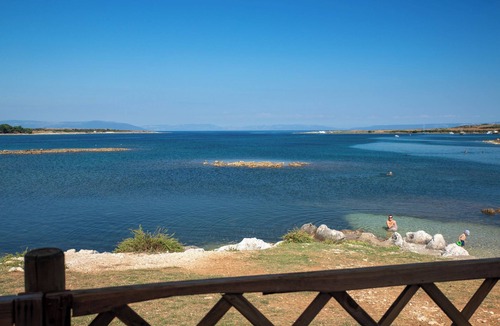 Gregovica Apartment | with balcony and air conditioning