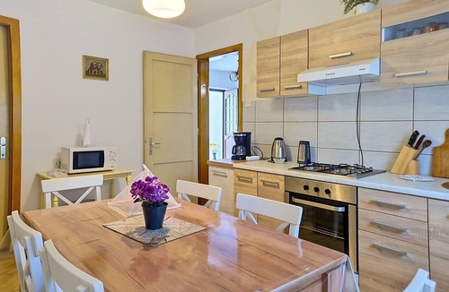 Benkovac House | Wonderful private villa for 5 people with private pool, internet, A/C, TV, patio and pets allowed