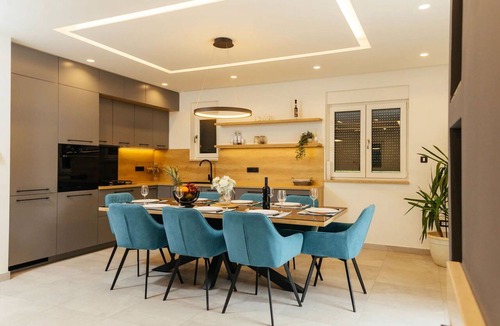 Prolozac House | Wonderful private villa for 10 guests with A/C, internet, private pool, TV, terrace and pets all.